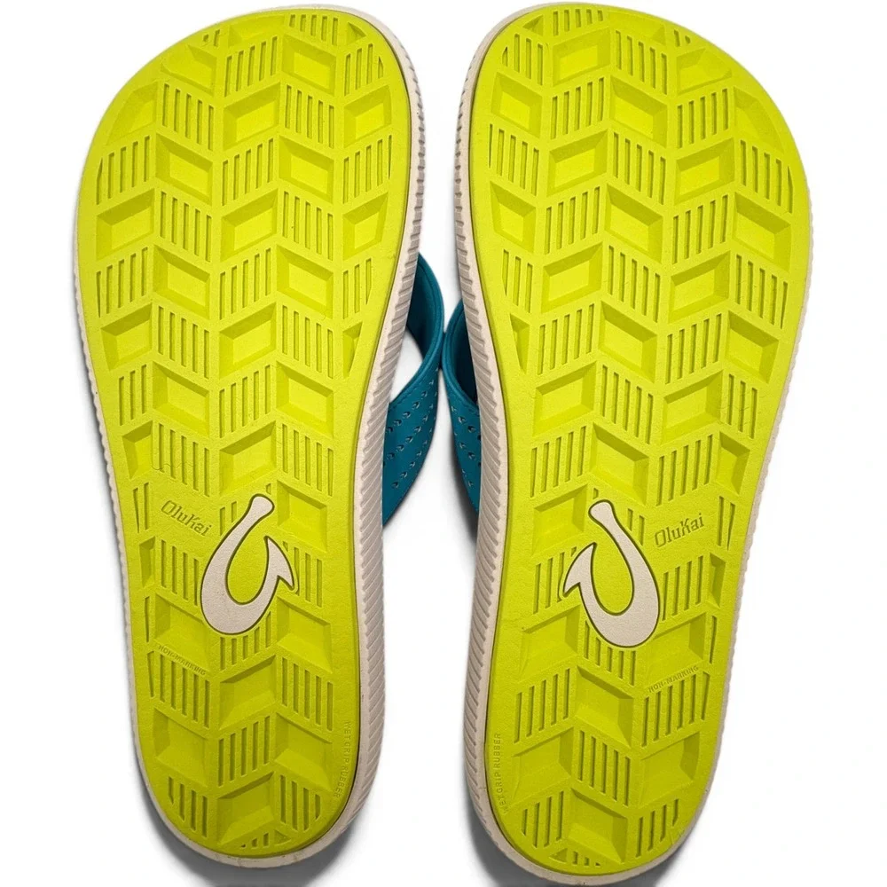 OluKai ulele sandals